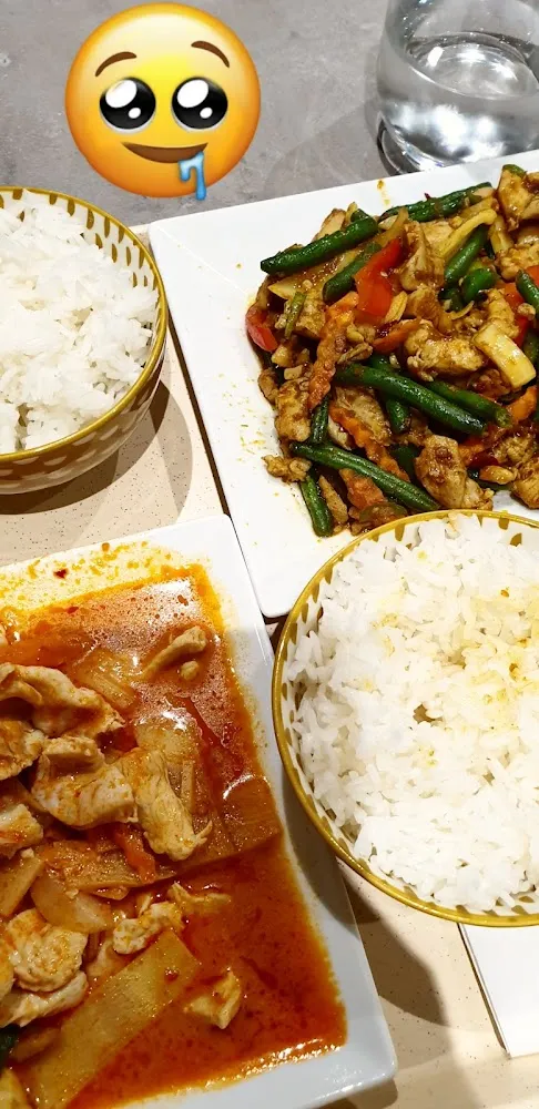 Lemon Grass Chicken & Curried Chicken